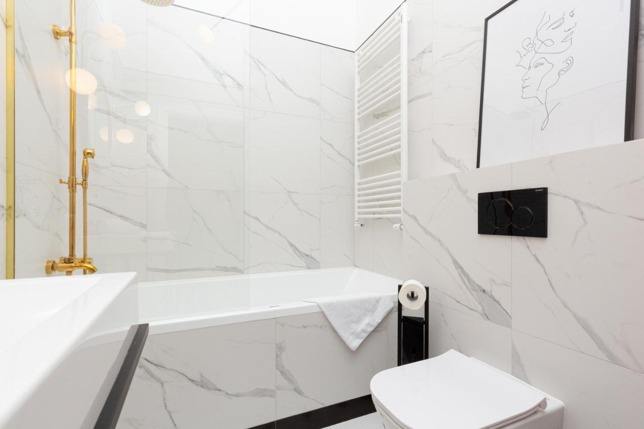 Lux Golden Apartment Praga Kepna By Renters Prestige Warsawa Bagian luar foto