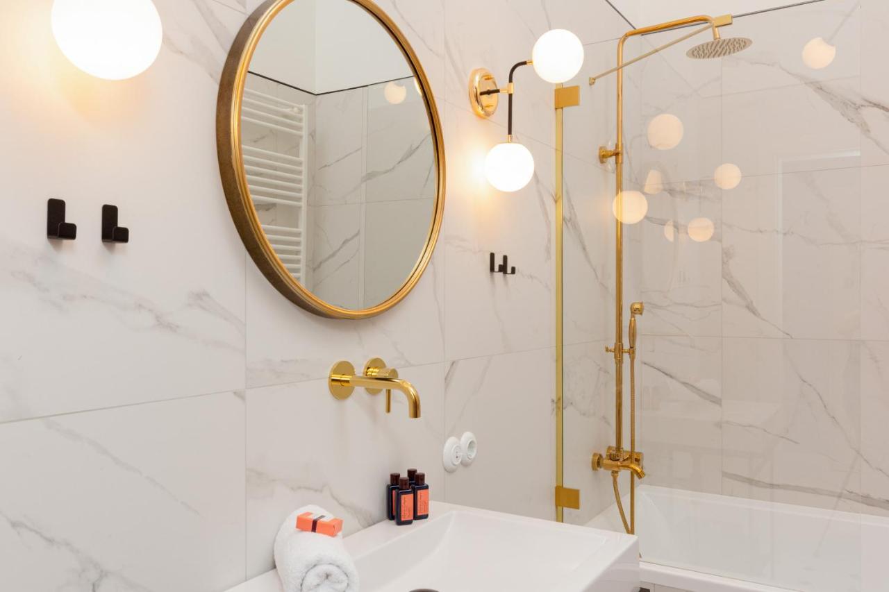 Lux Golden Apartment Praga Kepna By Renters Prestige Warsawa Bagian luar foto